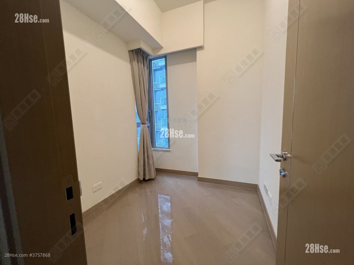 Cullinan West Sell 4 Bedrooms , 4 Bathrooms 1,358 ft²