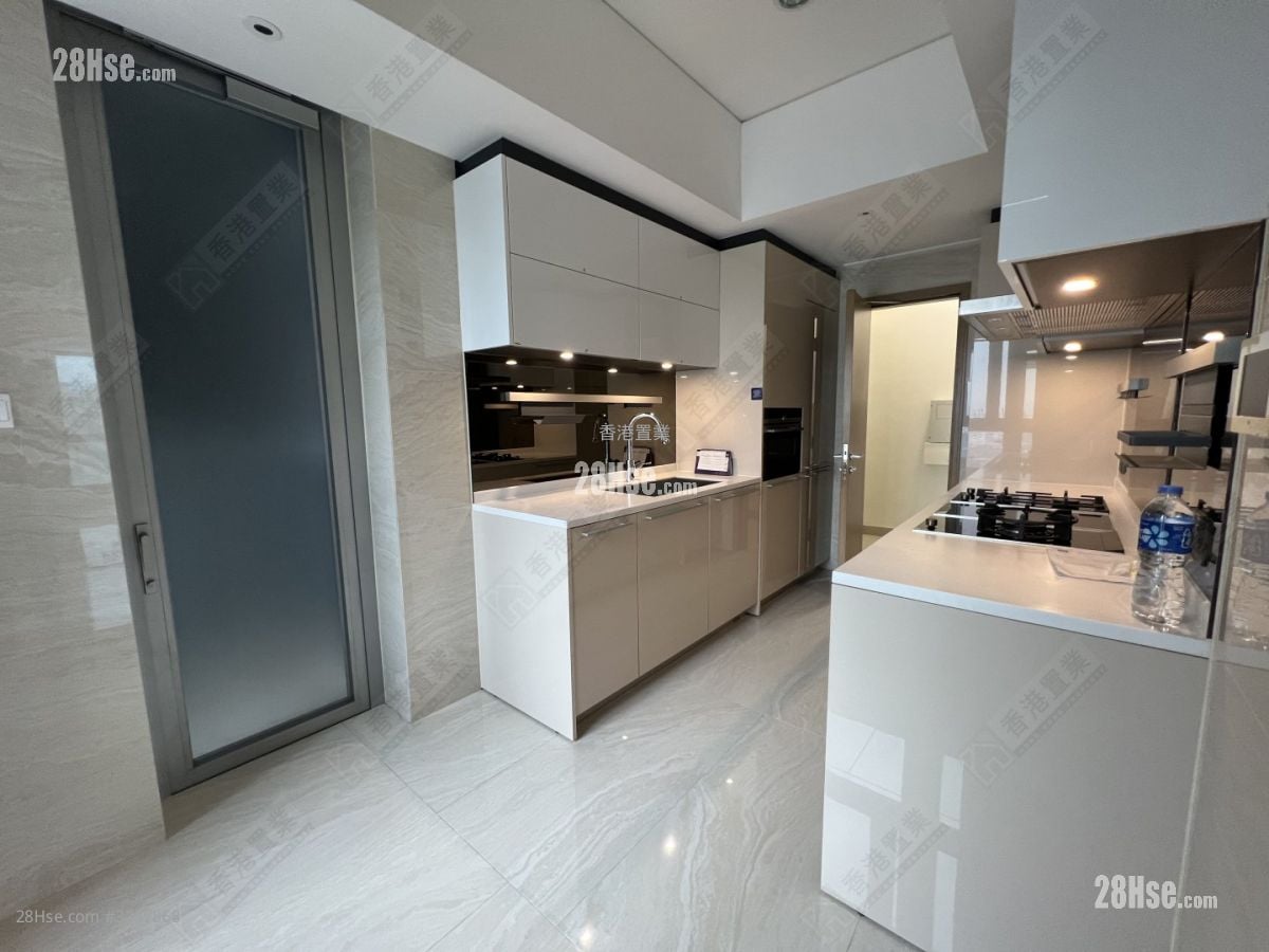 Cullinan West Sell 4 Bedrooms , 4 Bathrooms 1,358 ft²