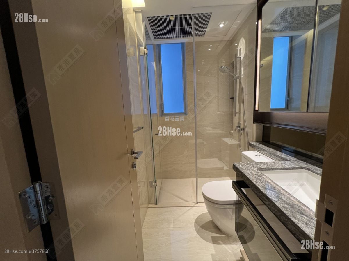 Cullinan West Sell 4 Bedrooms , 4 Bathrooms 1,358 ft²