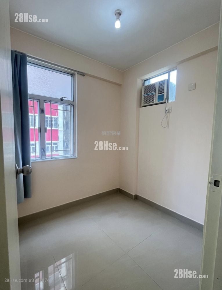 Kam Ho Court Rental 1 Bedroom 233 ft²
