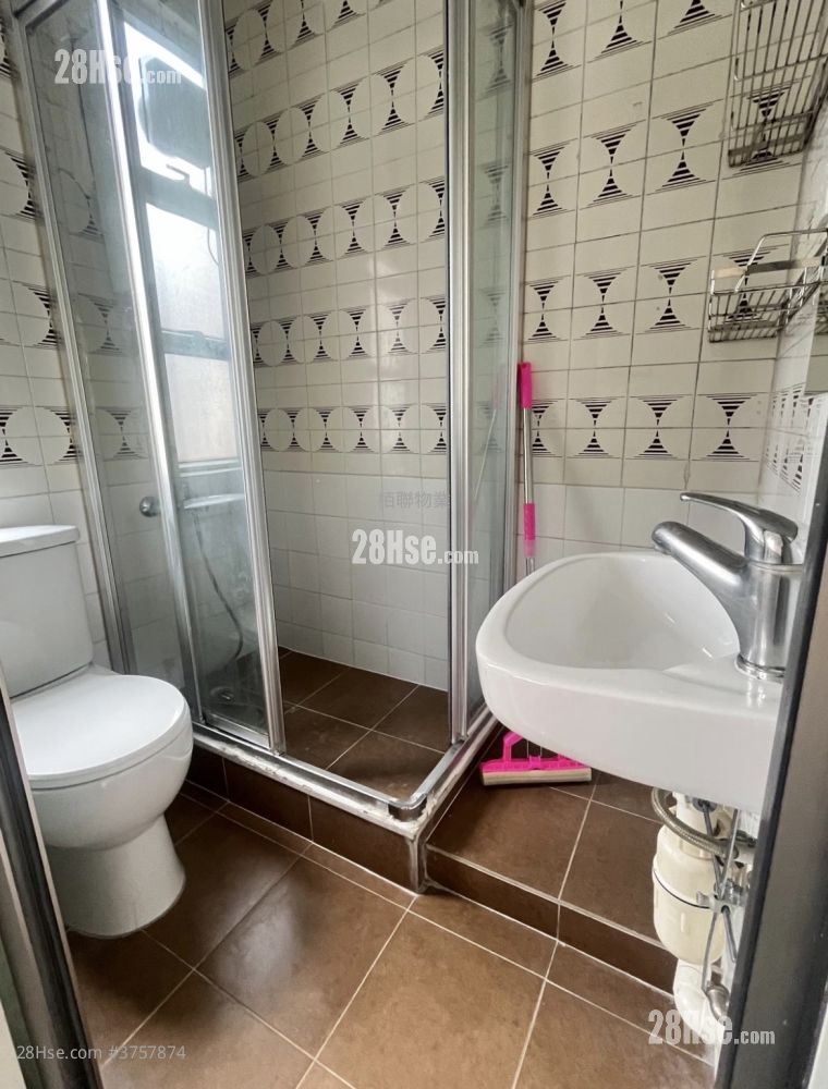 Kam Ho Court Rental 1 Bedroom 233 ft²