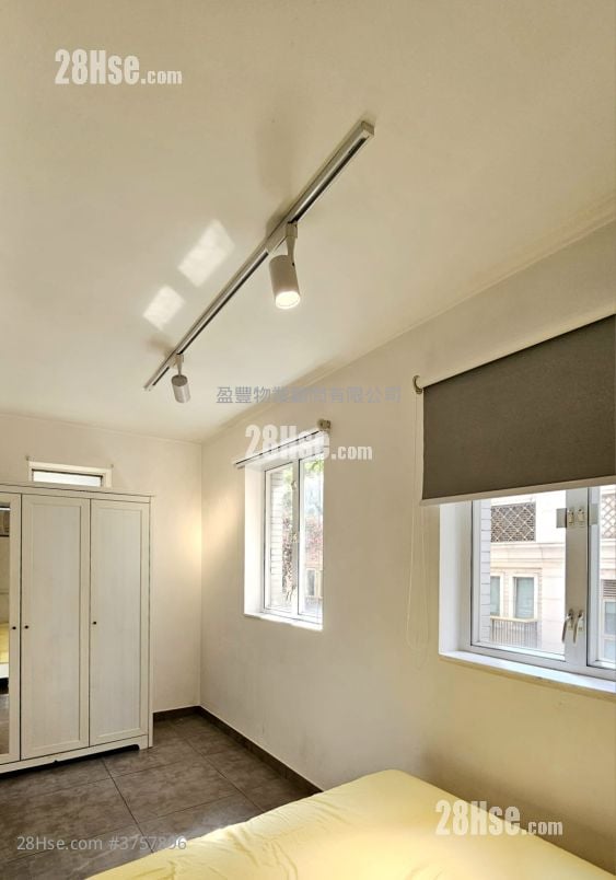 睡房 1: 嘉威阁 售盘 1 房 , 1 浴室 311 平方尺