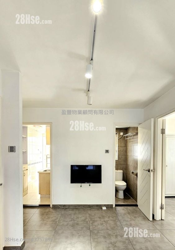 厅: 嘉威阁 售盘 1 房 , 1 浴室 311 平方尺