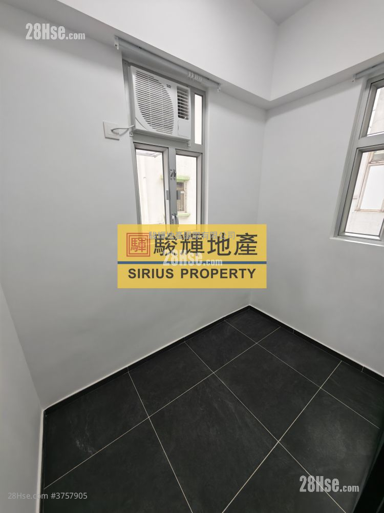 龍飛大廈 租盤 1 房 , 1 浴室 180 平方呎