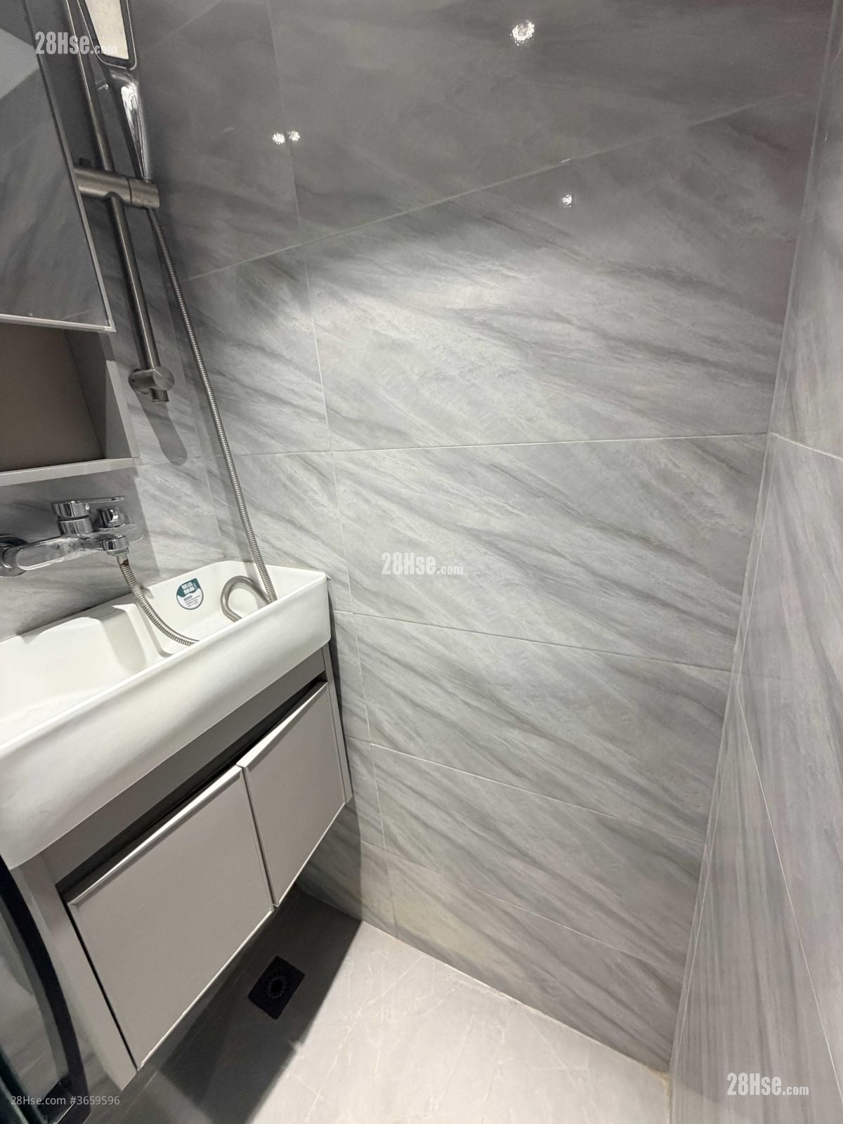 兆安大厦 租盘 开放式间隔 , 1 浴室 240 平方尺