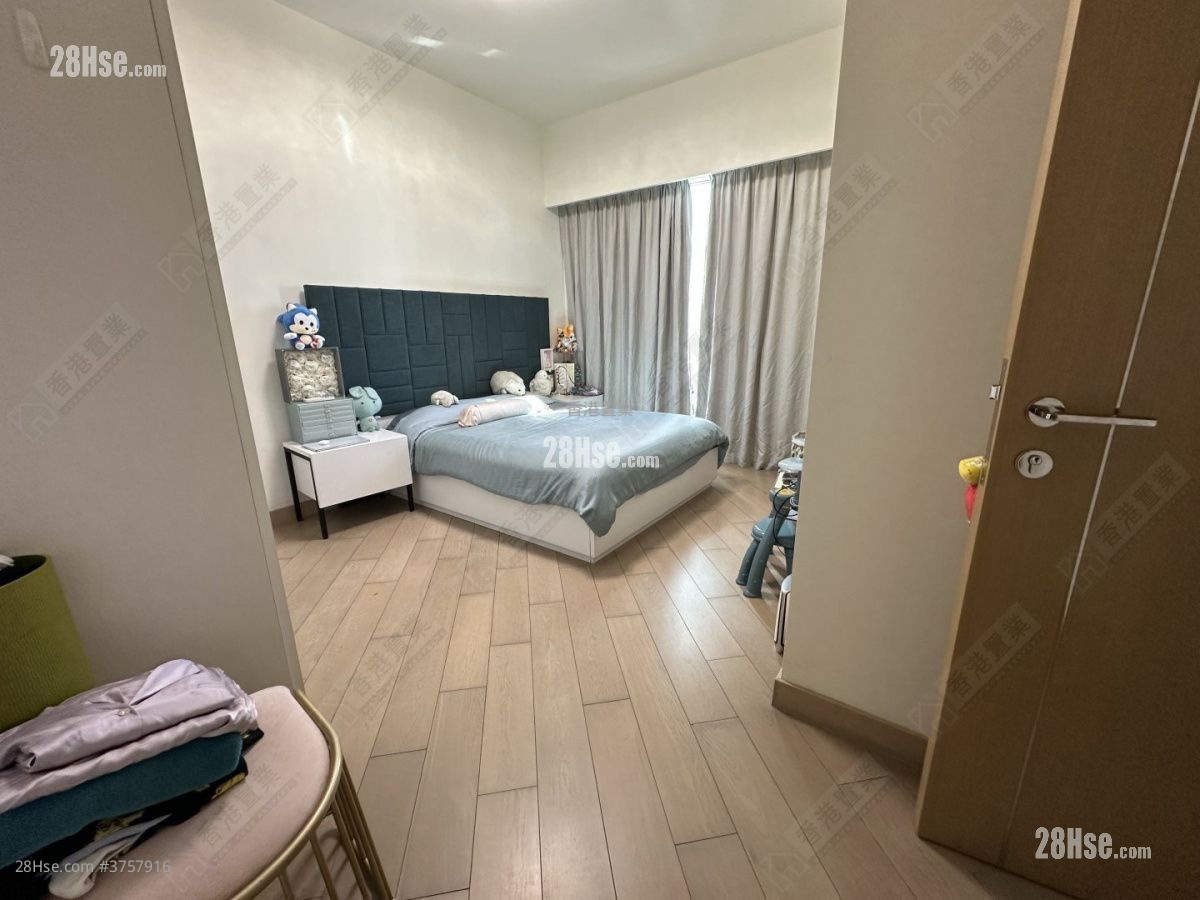 Cullinan West Sell 4 Bedrooms 1,214 ft²