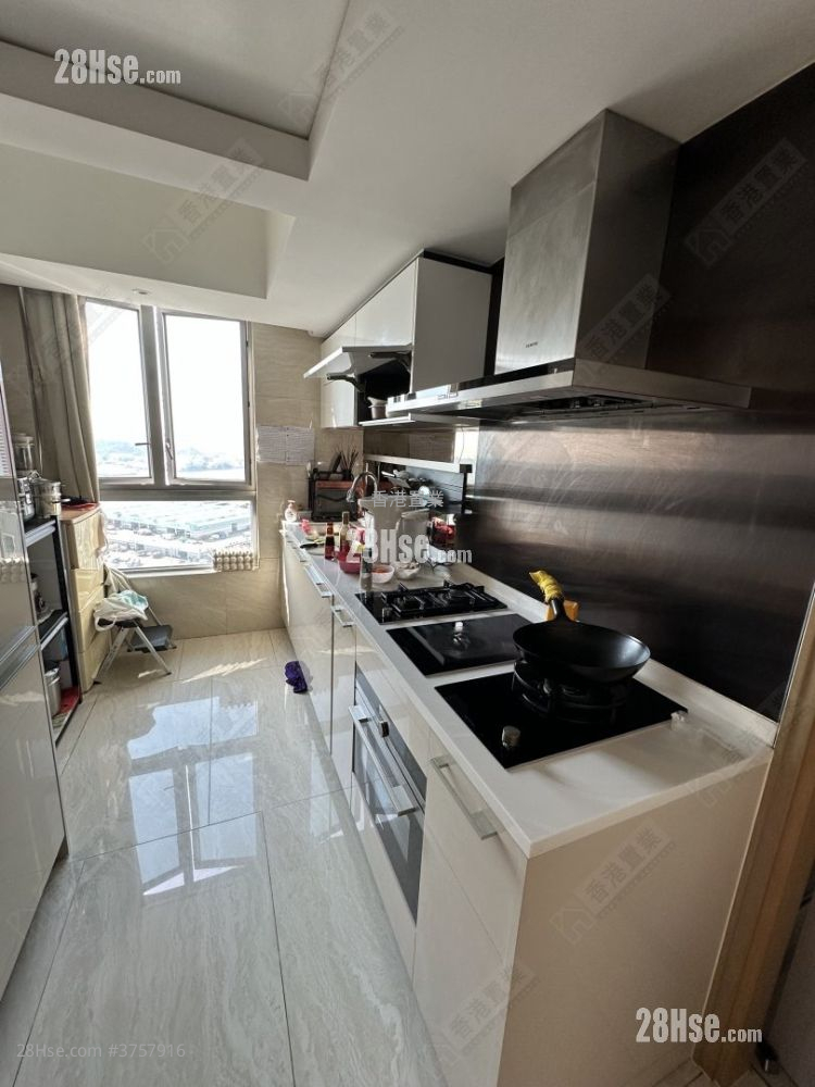 Cullinan West Sell 4 Bedrooms 1,214 ft²