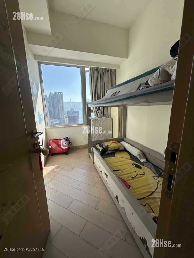 Cullinan West Sell 4 Bedrooms 1,214 ft²