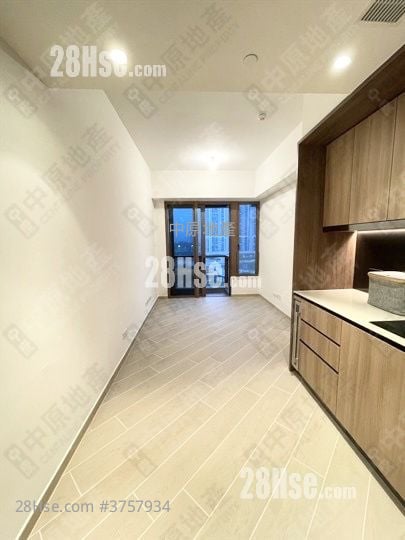 Lp10 Sell 2 Bedrooms , 1 Bathroom 488 ft²