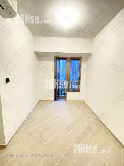 Lp10 Sell 2 Bedrooms , 1 Bathroom 488 ft²