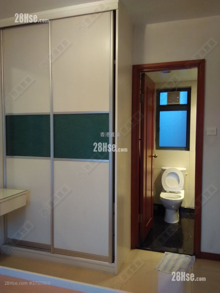 蔚藍灣畔 售盤 3 房 , 2 浴室 742 平方呎