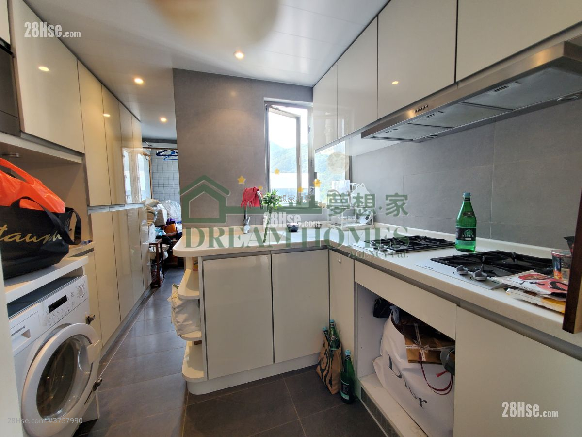 Hilary Court Sell 2 Bedrooms , 2 Bathrooms 659 ft²