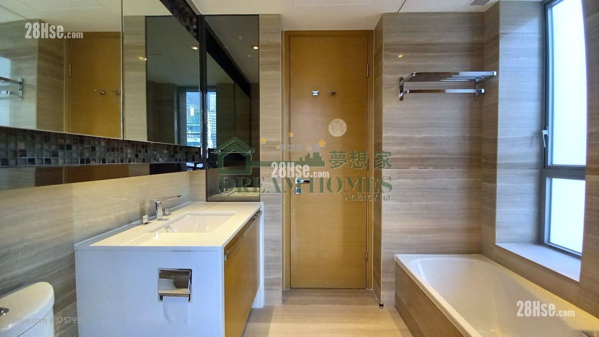 The Summa Sell 2 Bedrooms , 2 Bathrooms 769 ft²