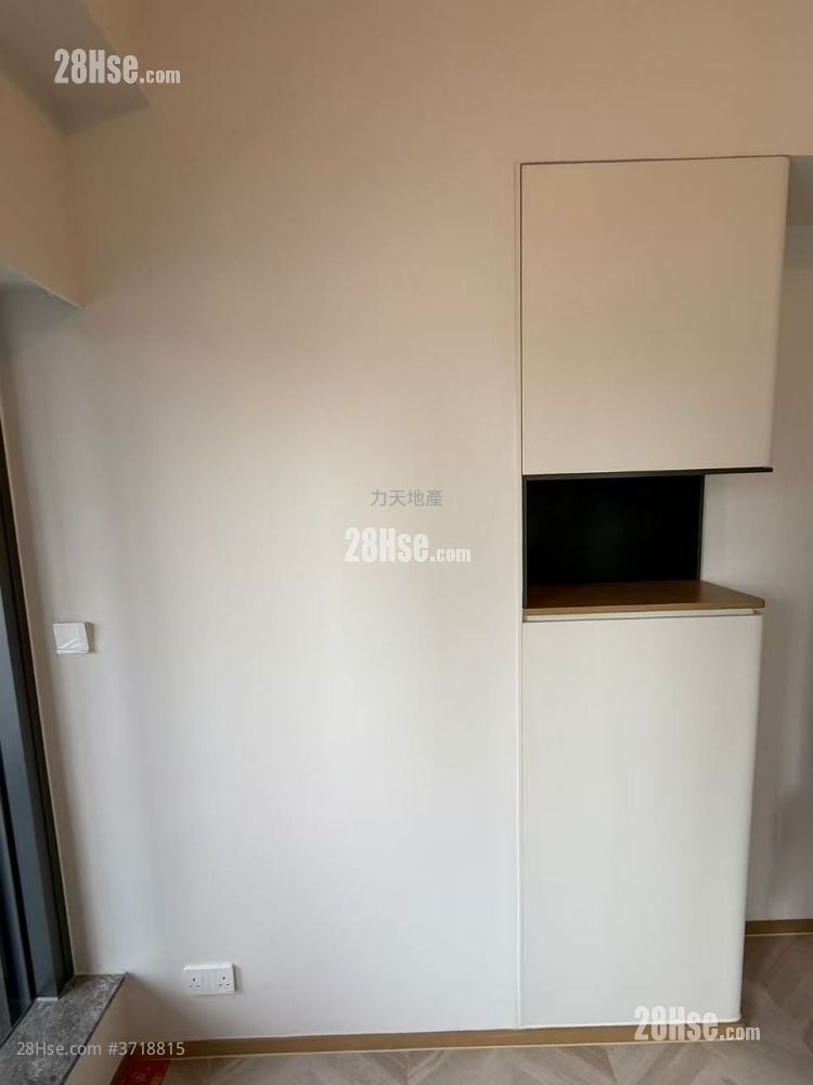 Eight Southpark Rental 2 Bedrooms , 1 Bathroom 351 ft²