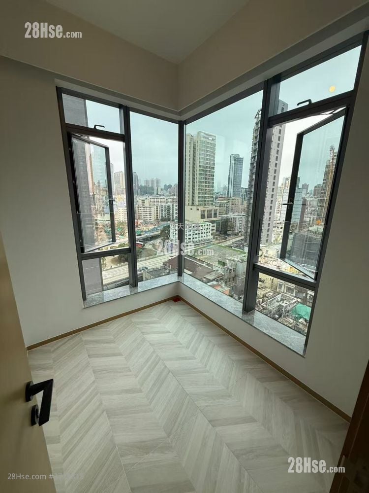 Eight Southpark Rental 2 Bedrooms , 1 Bathroom 351 ft²