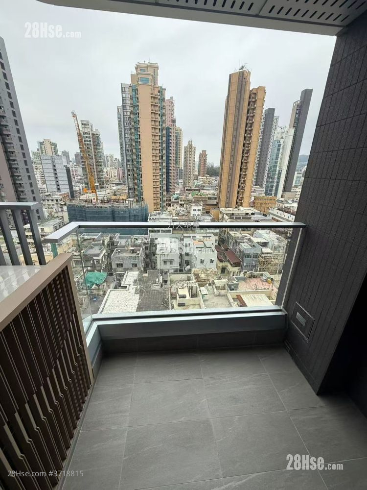 Eight Southpark Rental 2 Bedrooms , 1 Bathroom 351 ft²