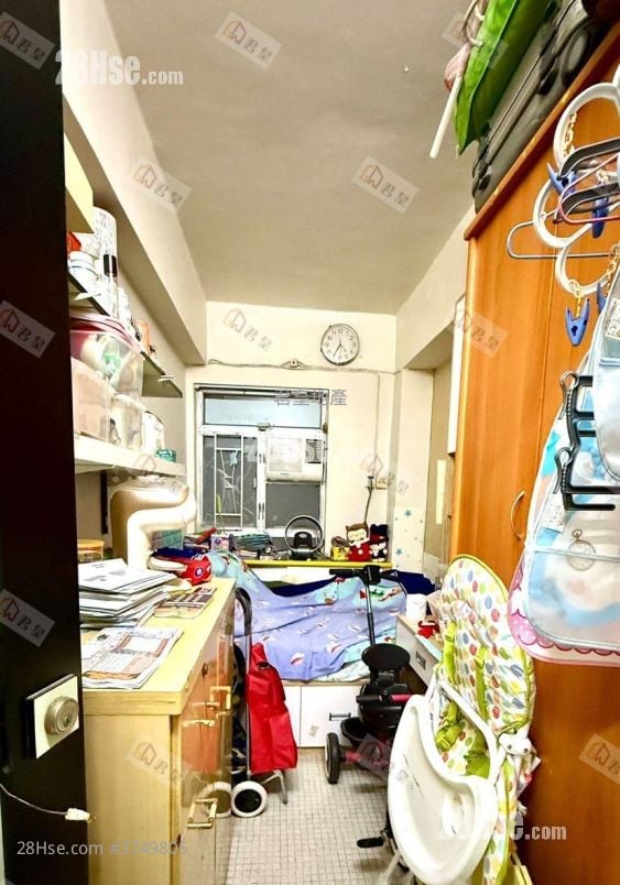 利鸿大楼 售盘 2 房 , 1 浴室 405 平方尺