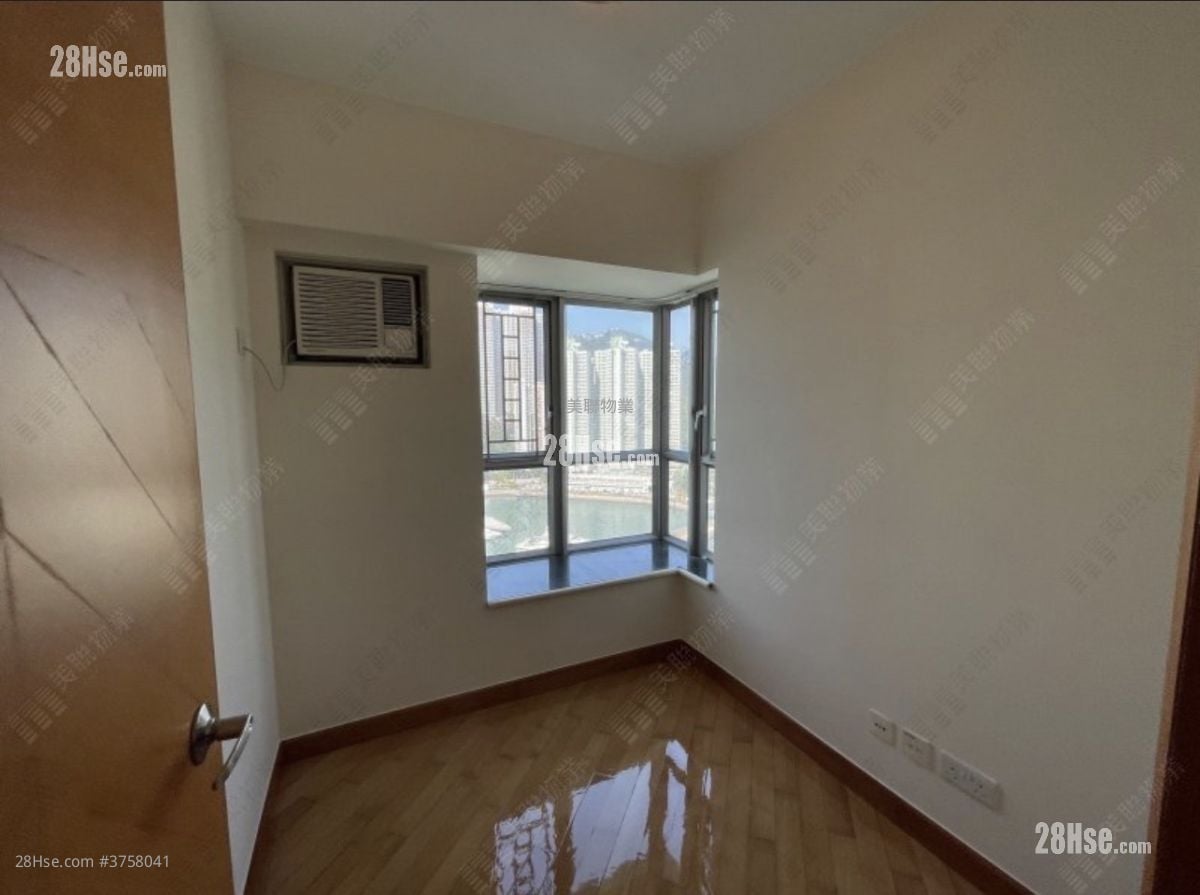 Sham Wan Towers Sell 3 Bedrooms 579 ft²