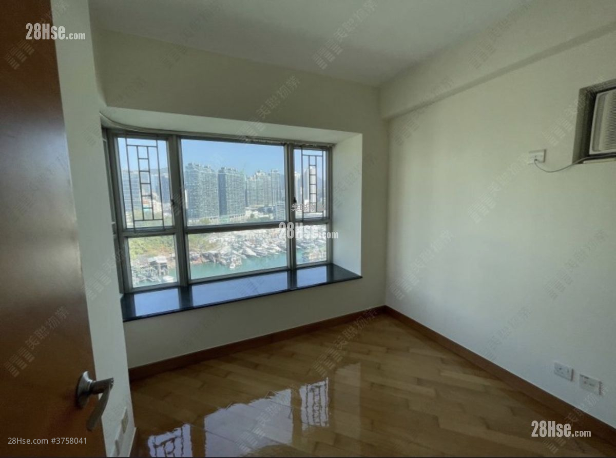 Sham Wan Towers Sell 3 Bedrooms 579 ft²