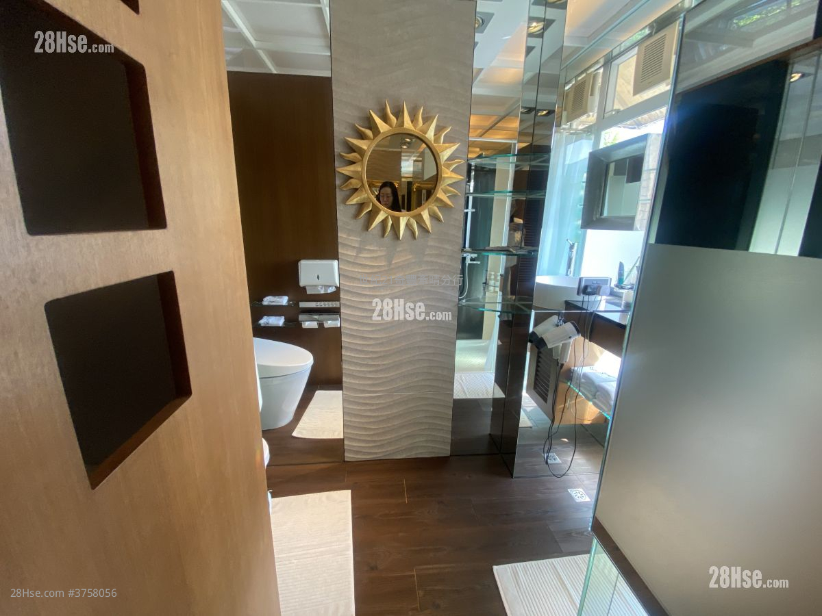 Miami Crescent Sell 2 Bedrooms , 3 Bathrooms 1,841 ft²