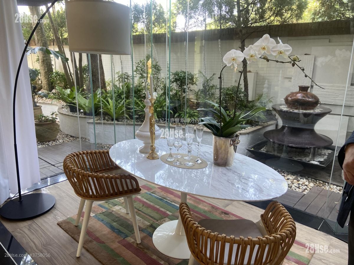 Miami Crescent Sell 2 Bedrooms , 3 Bathrooms 1,841 ft²