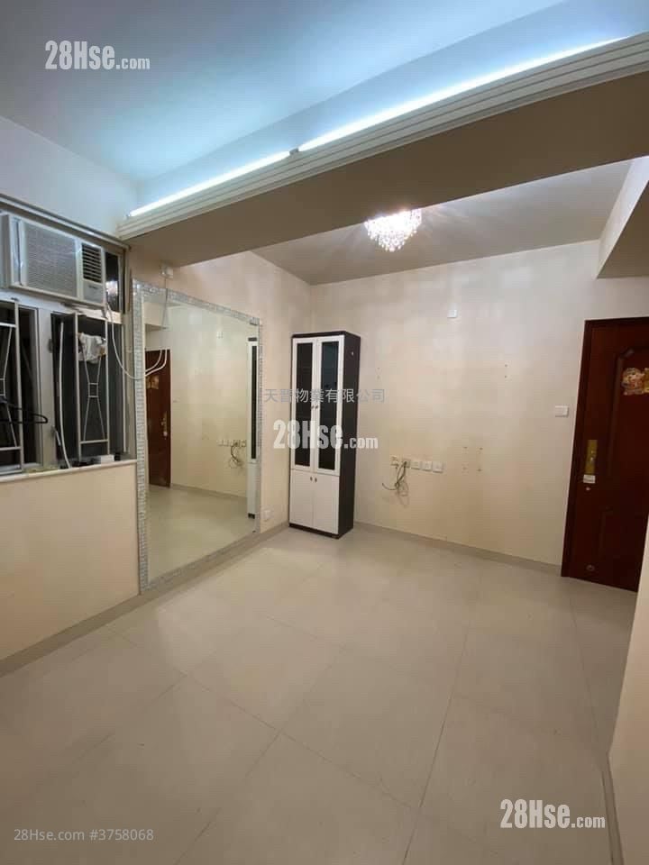 Fok Lin  Building Sell 2 Bedrooms , 1 Bathroom 413 ft²