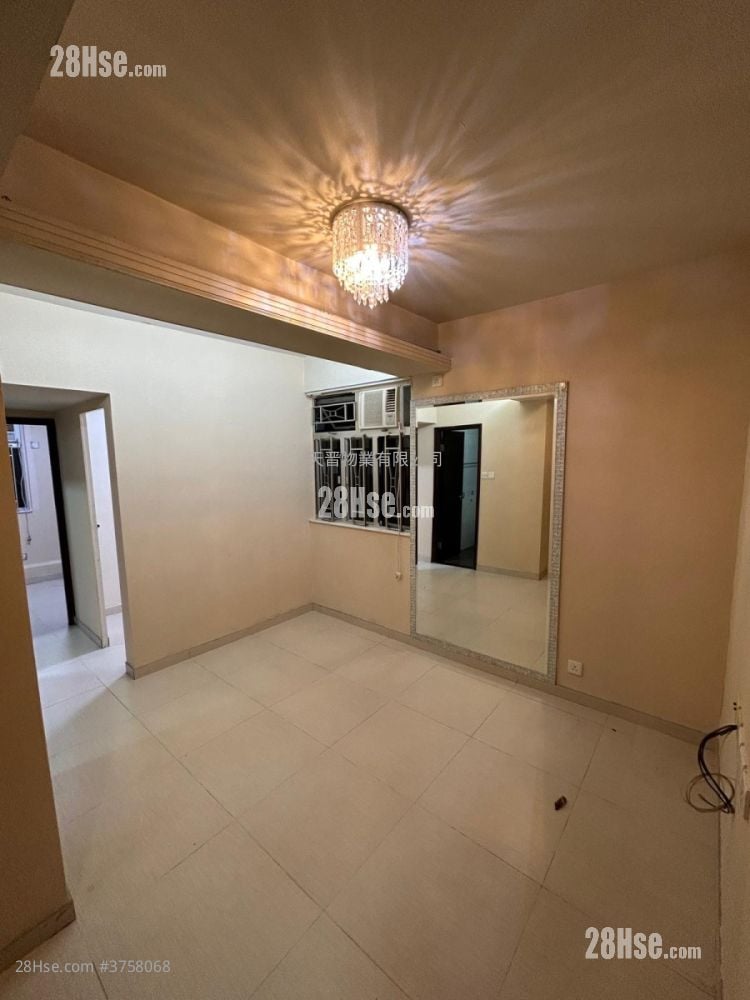 Fok Lin  Building Sell 2 Bedrooms , 1 Bathroom 413 ft²