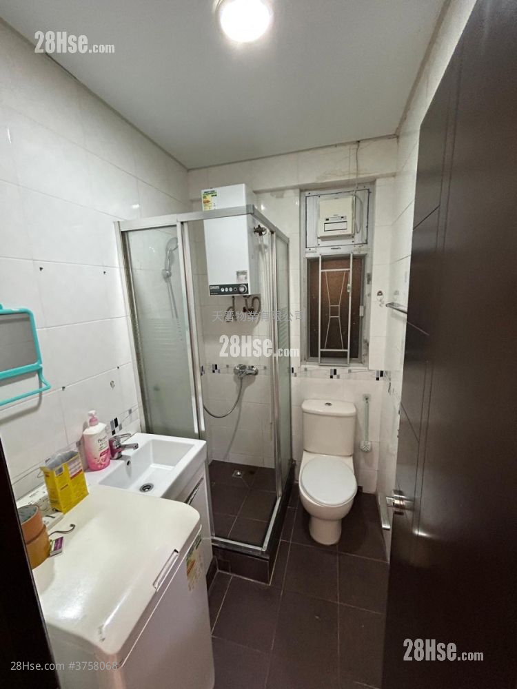 Fok Lin  Building Sell 2 Bedrooms , 1 Bathroom 413 ft²