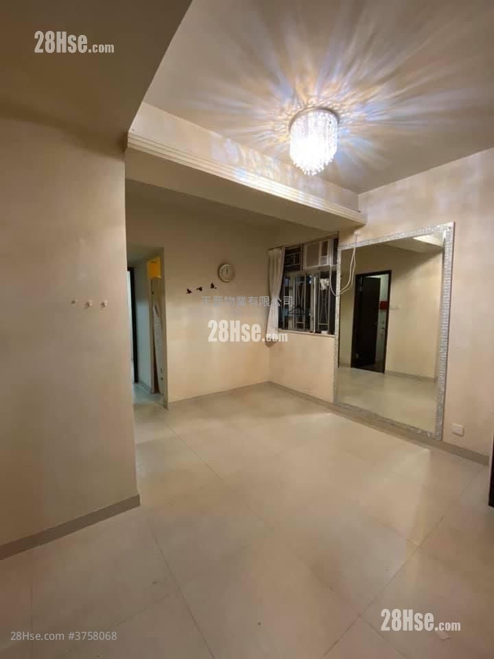 Fok Lin  Building Sell 2 Bedrooms , 1 Bathroom 413 ft²