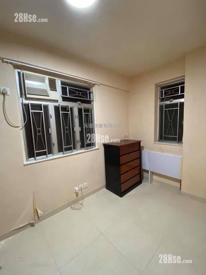 Fok Lin  Building Sell 2 Bedrooms , 1 Bathroom 413 ft²