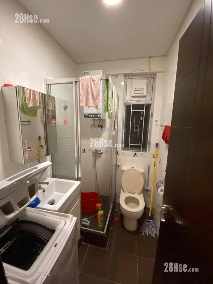 Fok Lin  Building Sell 2 Bedrooms , 1 Bathroom 413 ft²