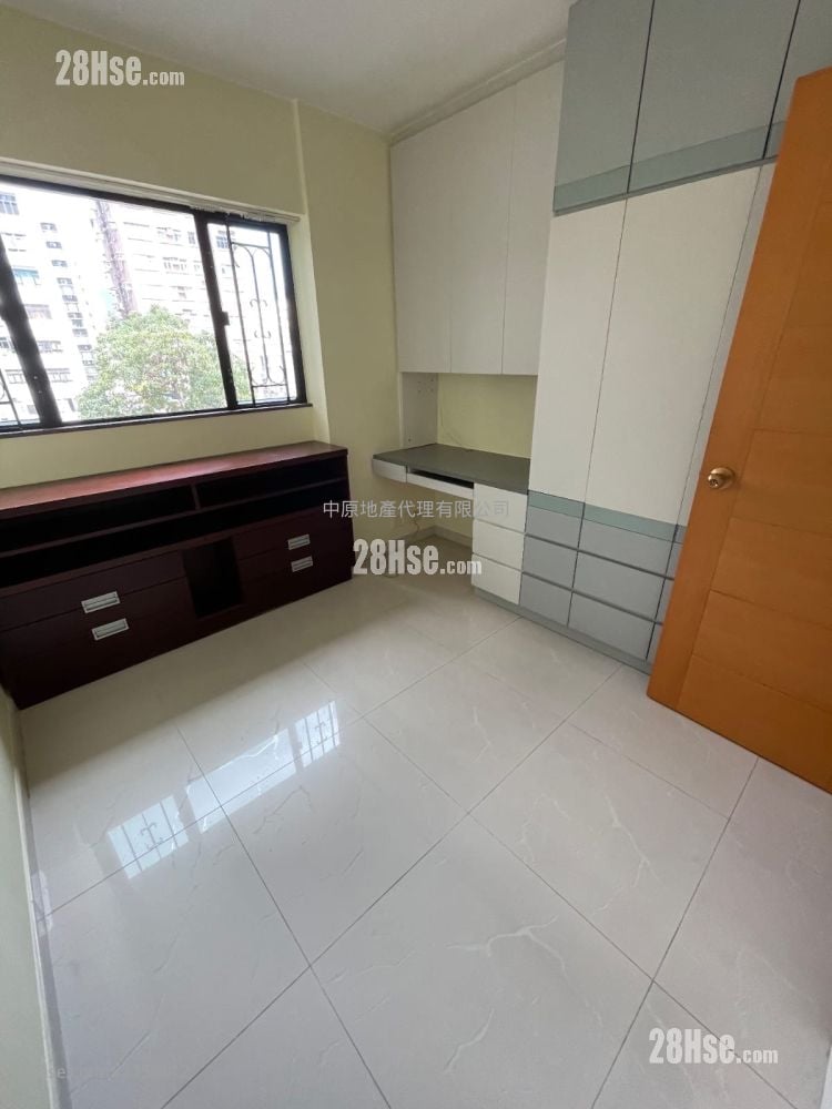 Wayne Place Sell 3 Bedrooms 912 ft²