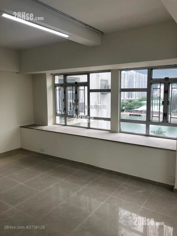 Garden Rivera Sell Studio , 1 Bathroom 242 ft²