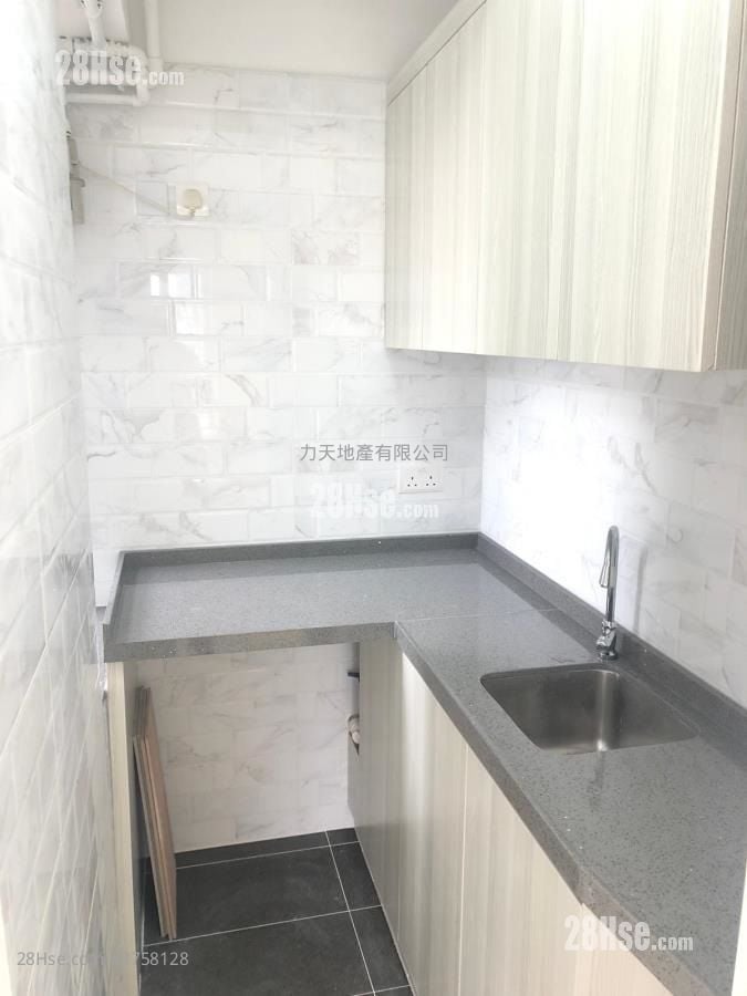 Garden Rivera Sell Studio , 1 Bathroom 242 ft²