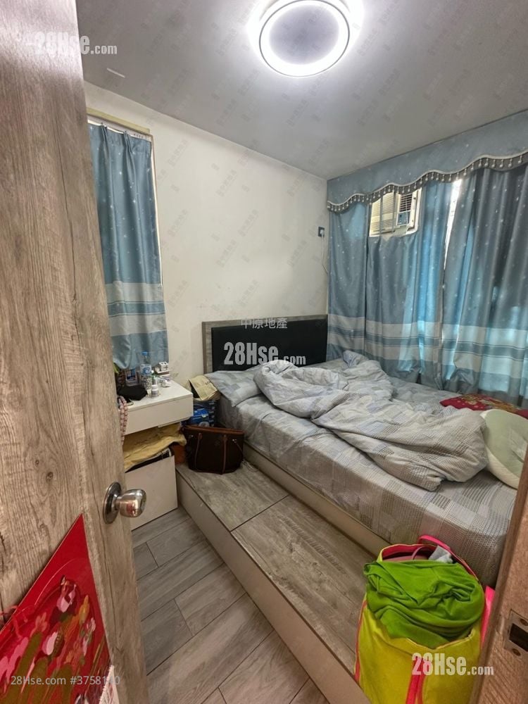 Ping Yan Court Sell 2 Bedrooms , 1 Bathroom 376 ft²