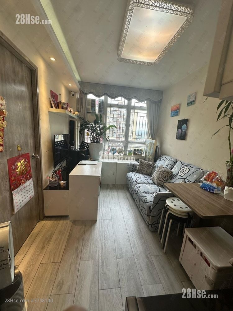 Ping Yan Court Sell 2 Bedrooms , 1 Bathroom 376 ft²