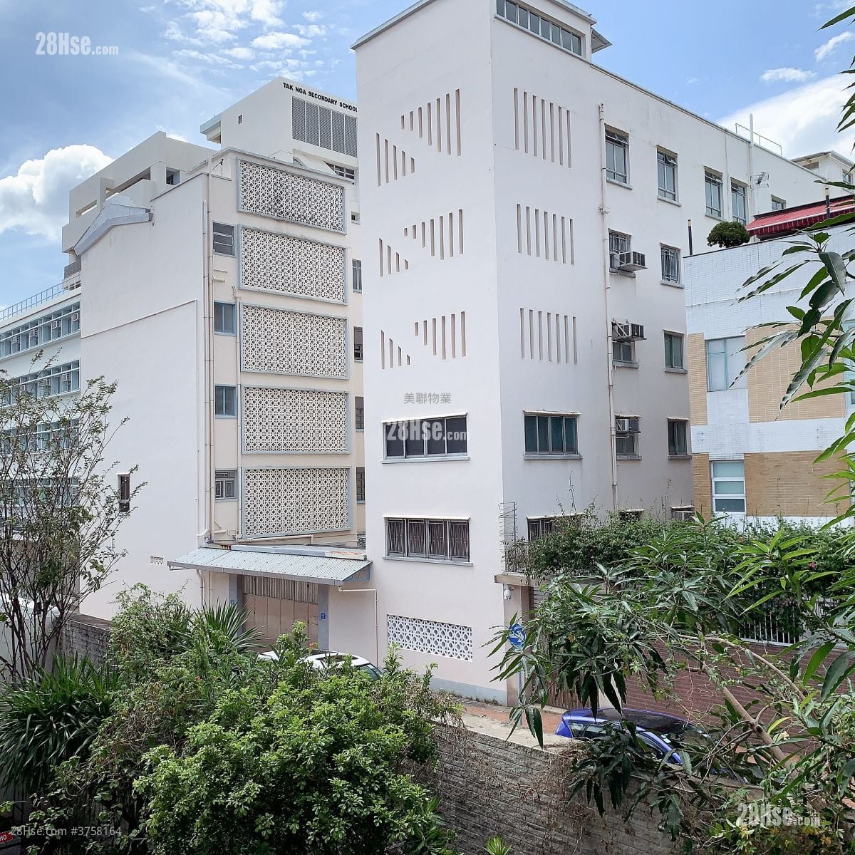 Fook Sun Villa Sell 4 Bedrooms , 3 Bathrooms 1,539 ft²