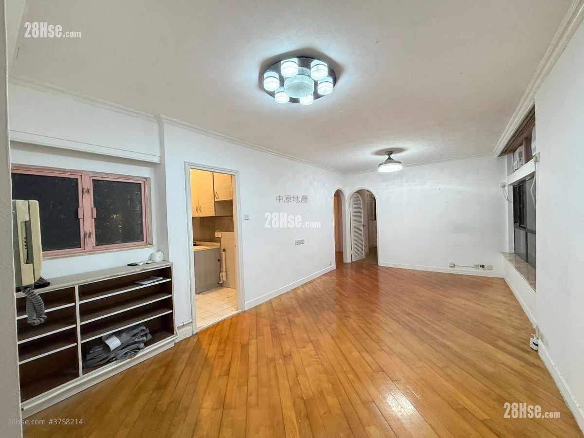 香港黄金海岸 售盘 3 房 , 1 浴室 685 平方尺