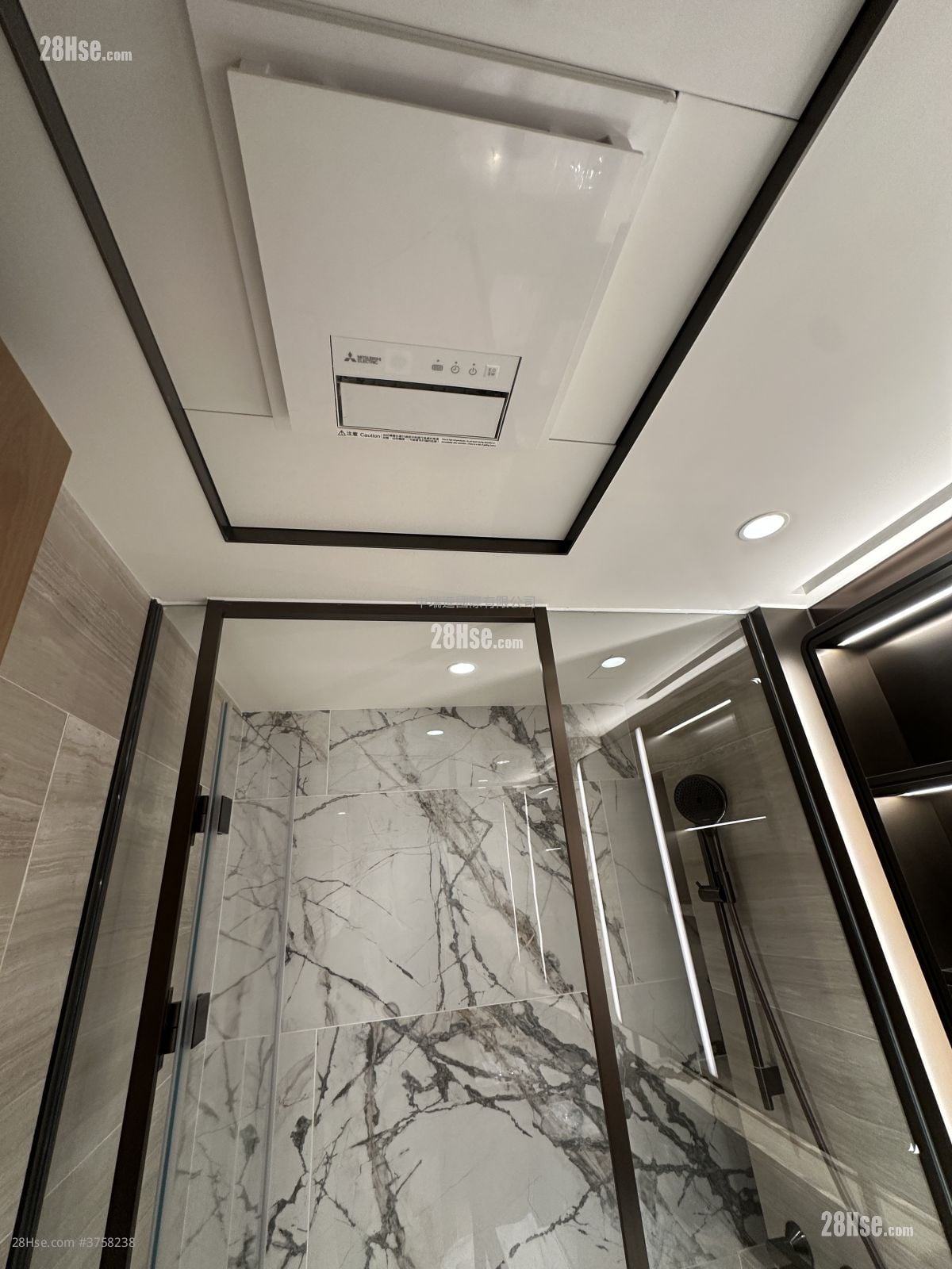 高临 租盘 1 房 , 1 浴室 270 平方尺