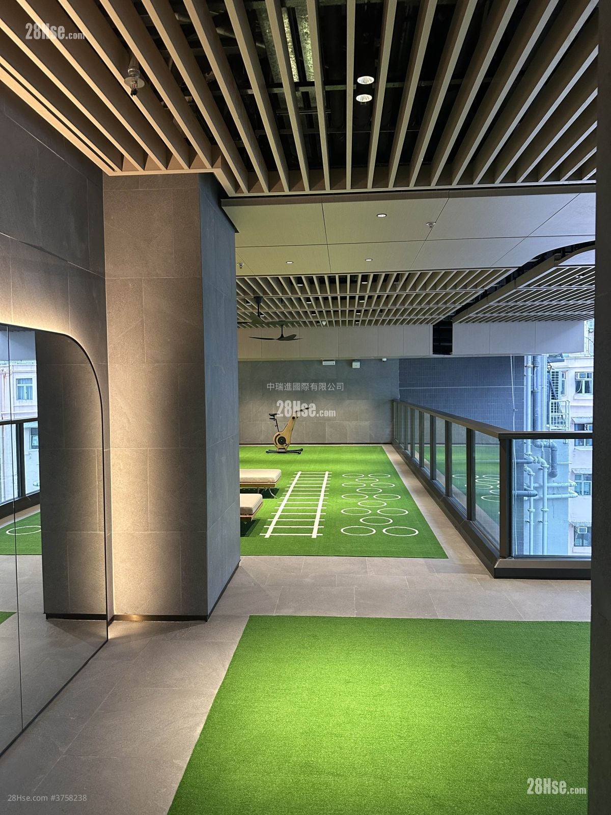 高临 租盘 1 房 , 1 浴室 270 平方尺