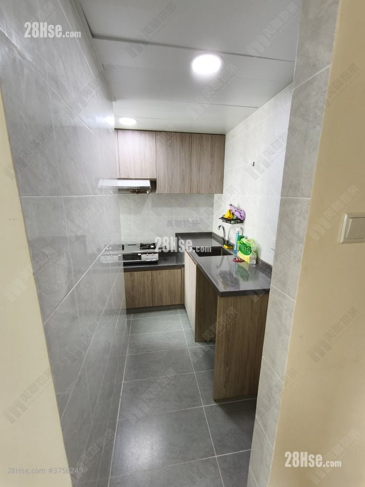 Ho Shun Lee Building Sell 2 Bedrooms , 1 Bathroom 309 ft²