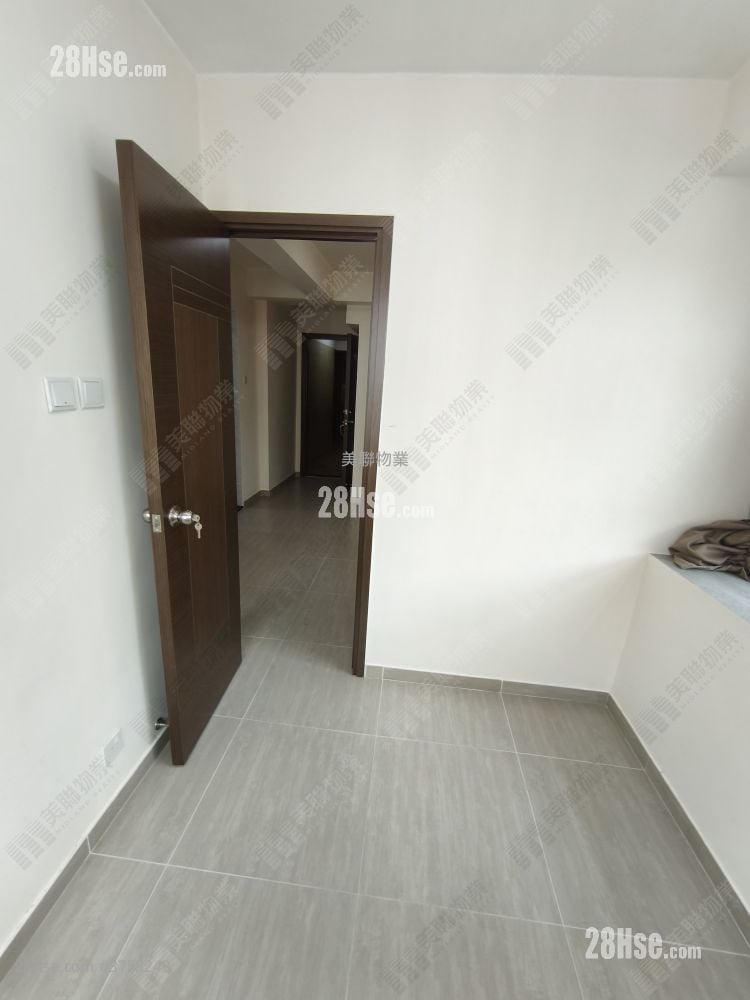 Ho Shun Lee Building Sell 2 Bedrooms , 1 Bathroom 309 ft²