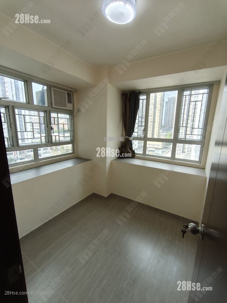 Ho Shun Lee Building Sell 2 Bedrooms , 1 Bathroom 309 ft²