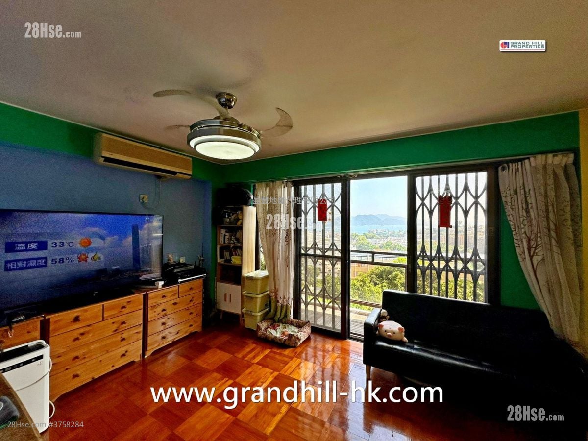 村屋 售盘 3 房 , 1 浴室 700 平方尺