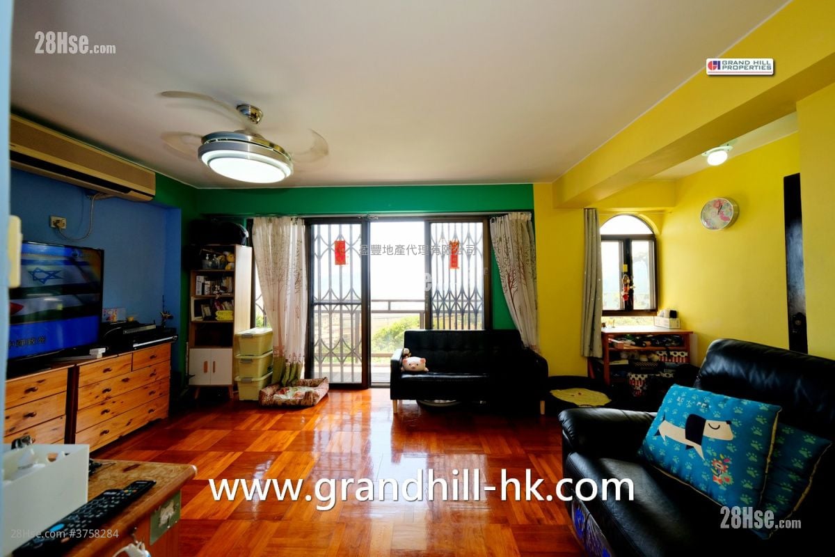 村屋 售盘 3 房 , 1 浴室 700 平方尺