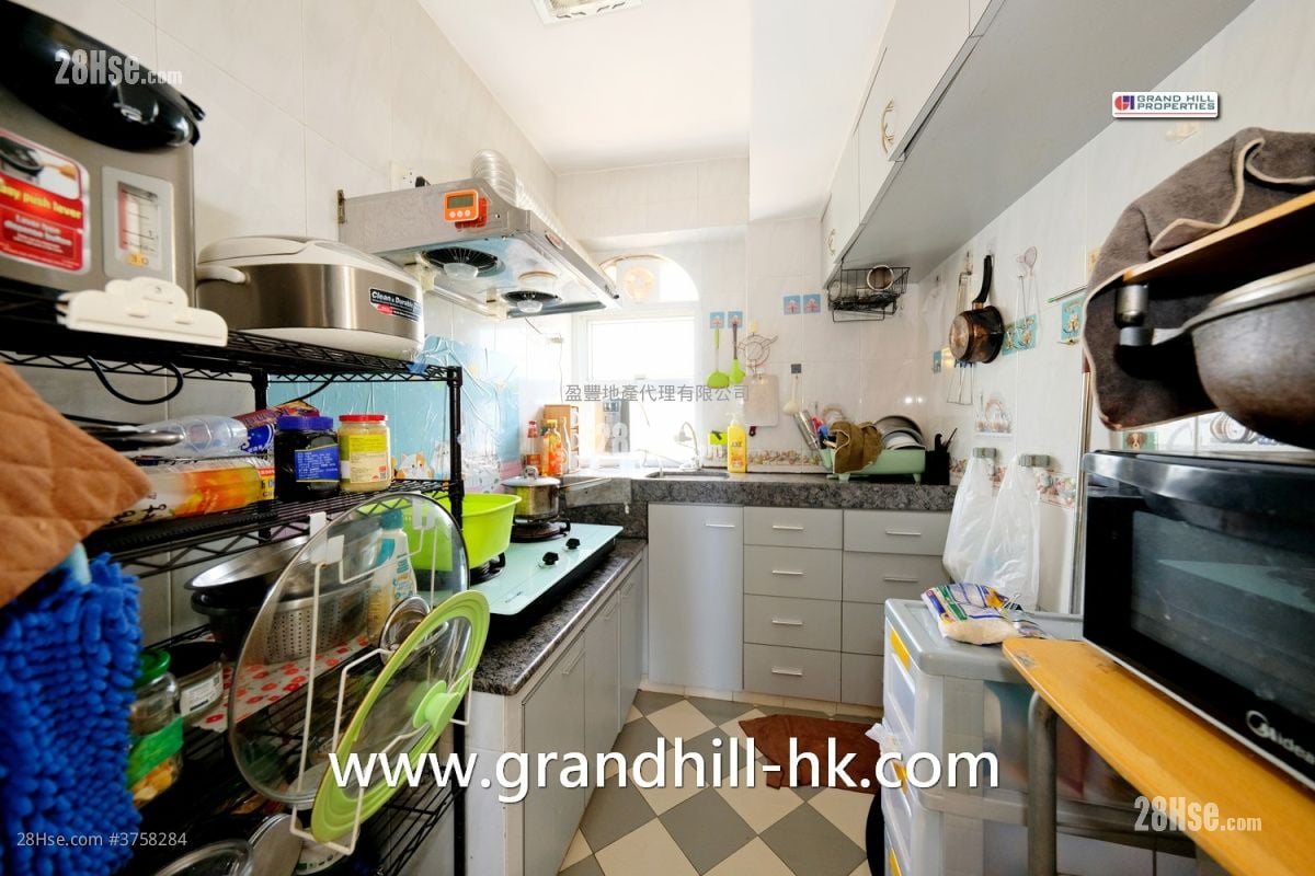 村屋 售盘 3 房 , 1 浴室 700 平方尺