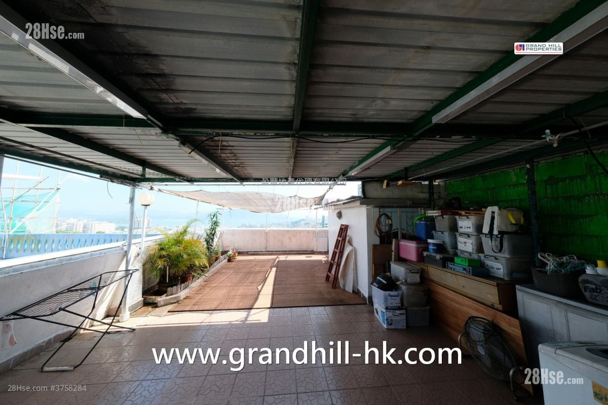 村屋 售盘 3 房 , 1 浴室 700 平方尺