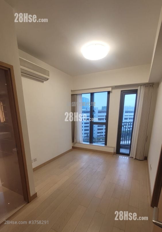 Victoria Skye Sell 4 Bedrooms , 2 Bathrooms 1,190 ft²