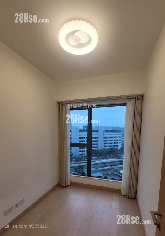 Victoria Skye Sell 4 Bedrooms , 2 Bathrooms 1,190 ft²