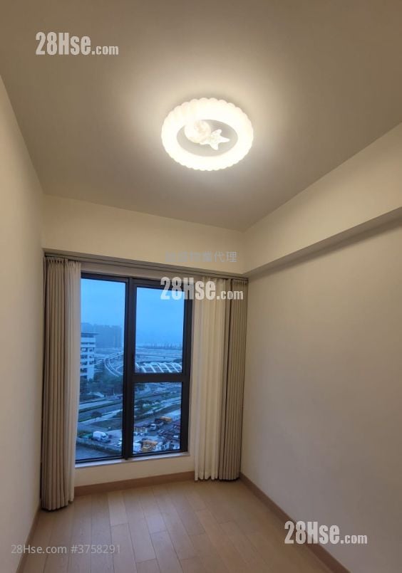 Victoria Skye Sell 4 Bedrooms , 2 Bathrooms 1,190 ft²